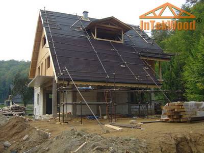 Structuri din lemn pentru case, mansarde acoperisuri, hale